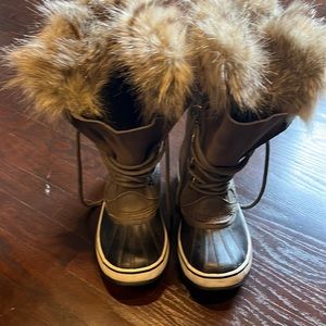 Brand new sorel boots size 7
